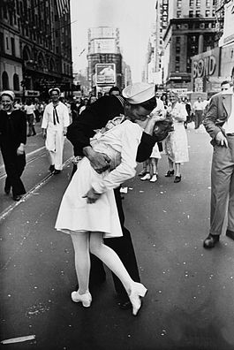 Bacio marinaio e infermiera The Kissing Sailor, Times Square di Alfred Eisenstaedt
