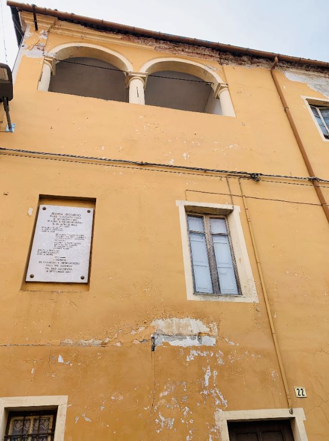 facciata della casa di Maria Isoardo a Centallo