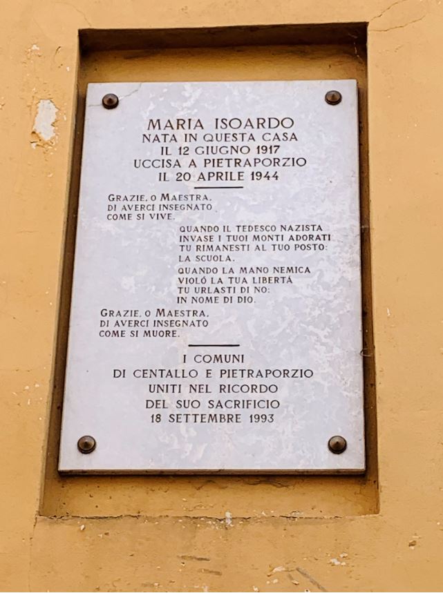 targa dedicata a Maria Isoardo sulla facciata della sua casa natale
