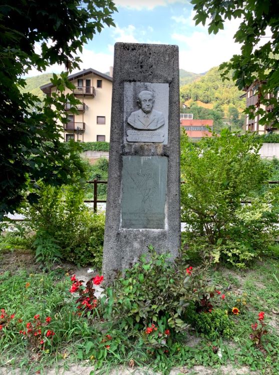 monumento dedicato a Mussino in occasione del centenario dalla morte