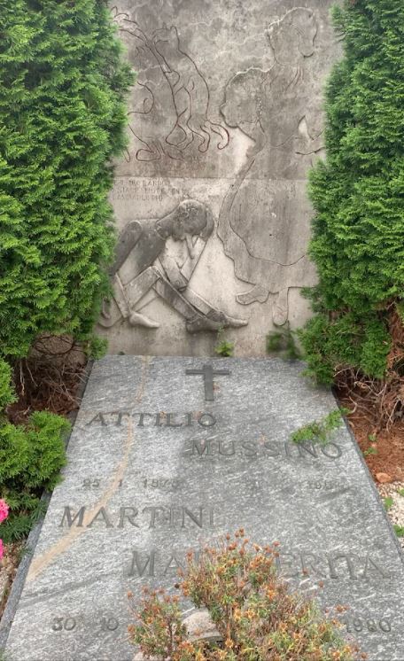 tomba di Attilio Mussino e Margherita Martini a Vernante, il Paese di Pinocchio