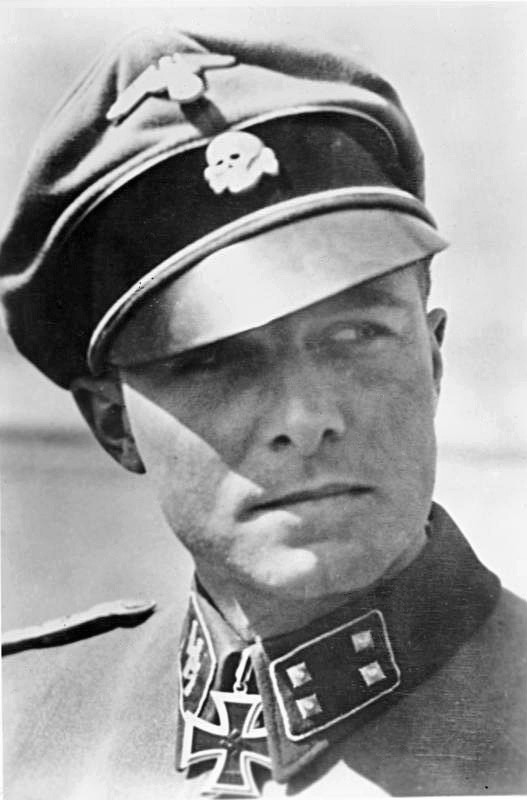 Joachim Peiper comandante SS nazista