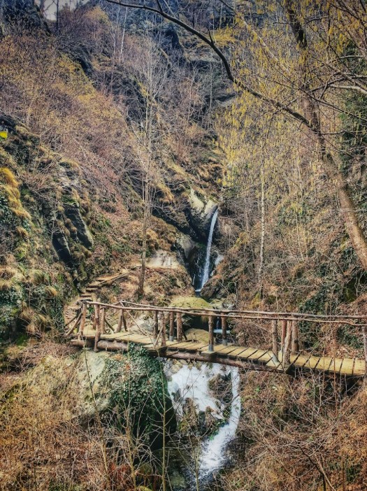 ponte e cascata Tumpi la Pisso Sentiero dei Sarvanot, Rore, Sampeyre