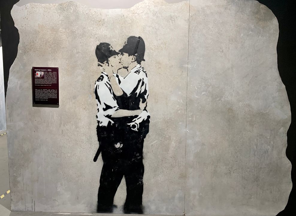 Kissing Coppers in The World of Banksy