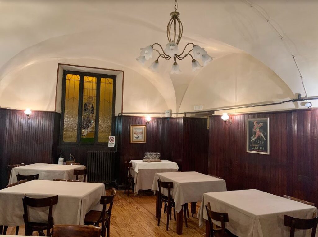 Interno ristorante Nuovo Zuavo