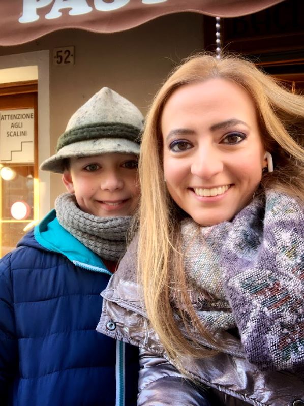 Cristina Bertolino con Elia, piccolo musicista